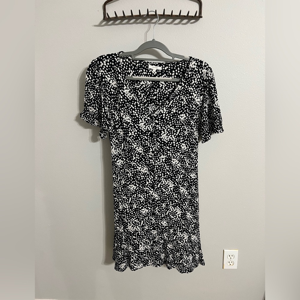Maurice’s black and white dress
